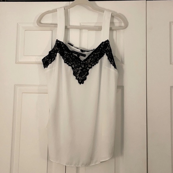 White House Black Market Tops - WHBM Lace Sleeveless Top sz L